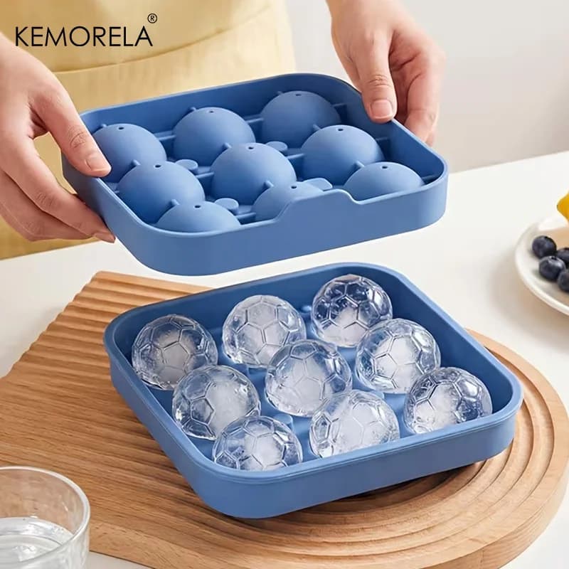 Форма для льда «Футбольный мяч» с 9 ячейками и крышкой