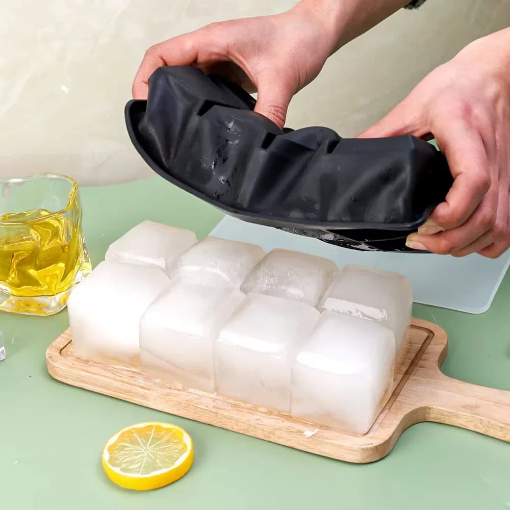 Большая квадратная форма для кубиков льда